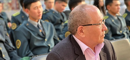 «Ерлікке тағзым» көрмесі Алматыдағы Ұйғыр театрында ұсынылды фото галереи 1